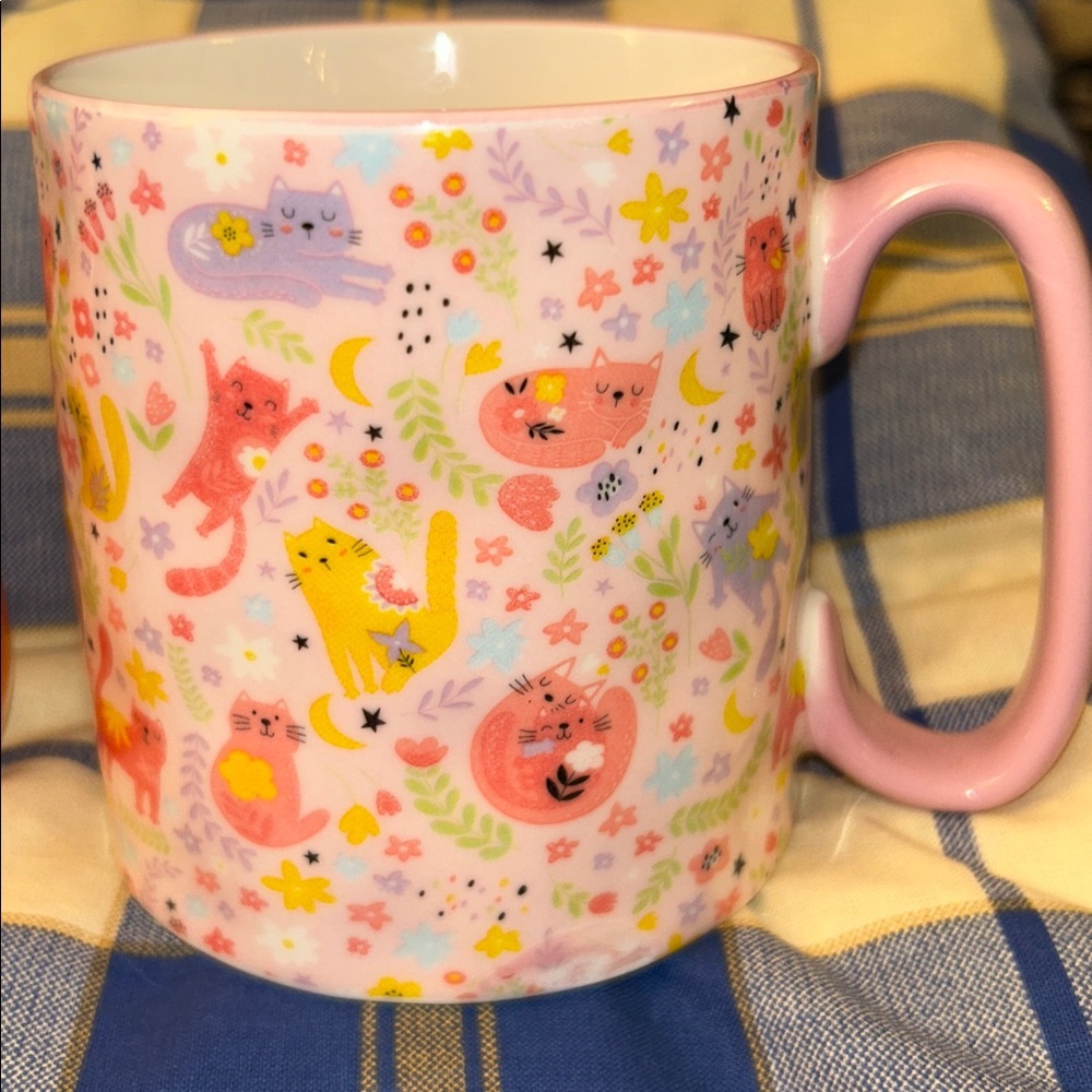 Set of two 10 Strawberry Street Mugs - Picture 8 of 11